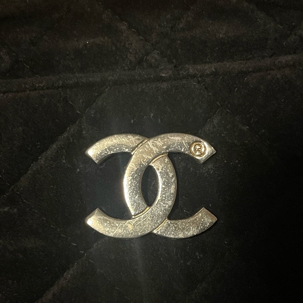 CHANEL Black Quilted Bag - Picture 6 of 14